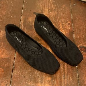 VIVAIA Walker Square Toe Flats
